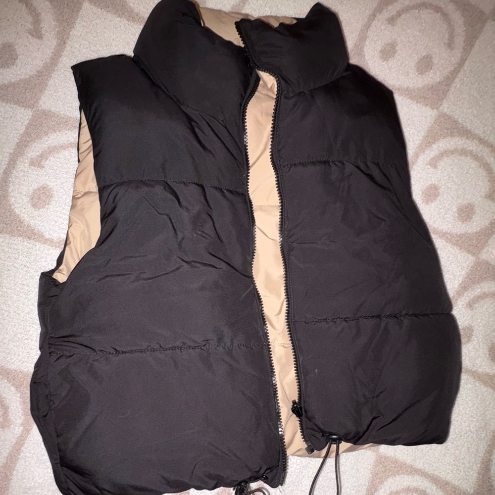 Reversible cropped cinched vest